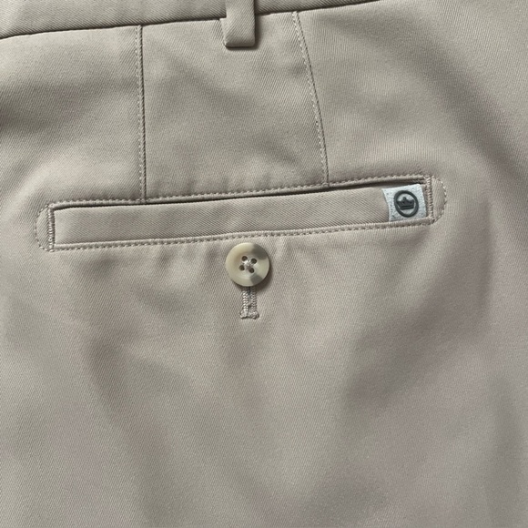 Peter Millar Shorts Mens Size 42 Beige Golf Flat Front Casual Chino 9” Inseam - Picture 5 of 5